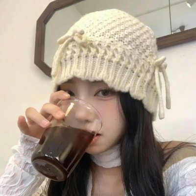 红鞋男子